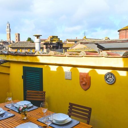 Un Terrazzo Sulla Magia Lägenhet Siena Exteriör bild
