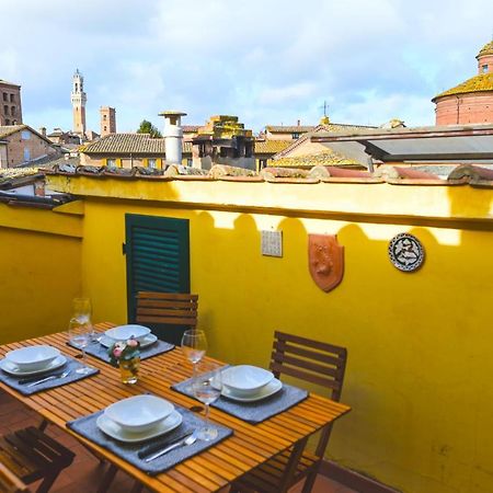 Un Terrazzo Sulla Magia Lägenhet Siena Exteriör bild