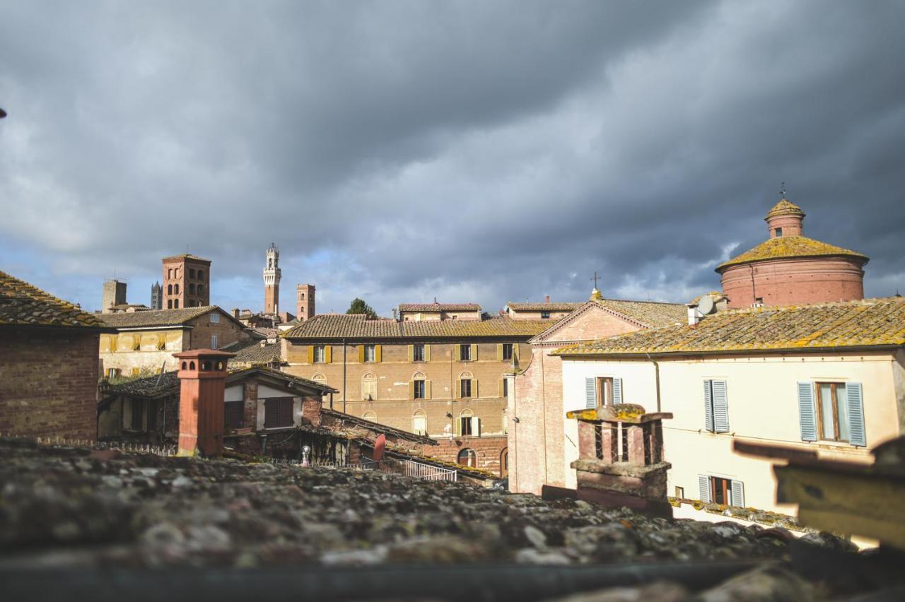 Un Terrazzo Sulla Magia Lägenhet Siena Exteriör bild